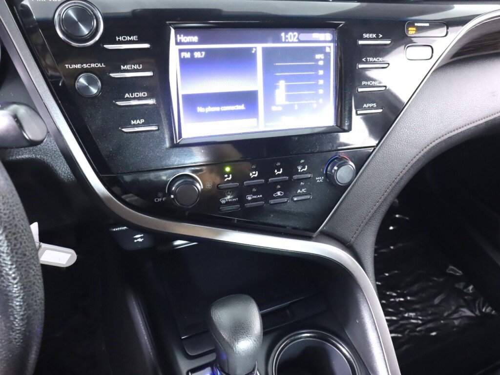 Used 2019 Toyota Camry LE FWD image 15