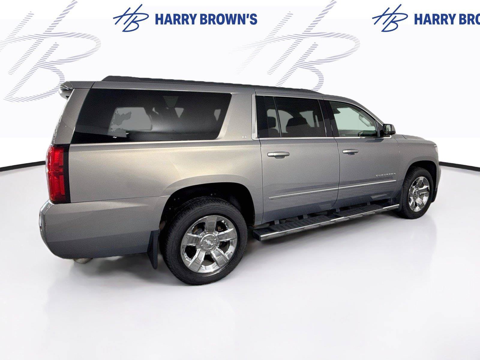 Used 2018 Chevrolet Suburban LT w/ LT Signature Package AWD/4WD image 35