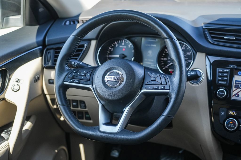 Used 2017 Nissan Rogue SL image 15