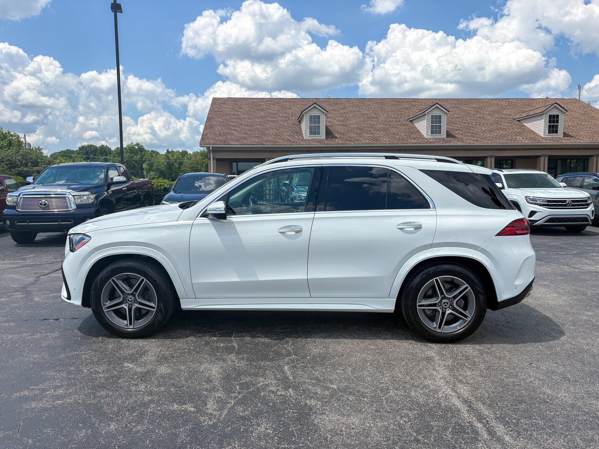 Used 2024 Mercedes-Benz GLE 350 4MATIC image 9