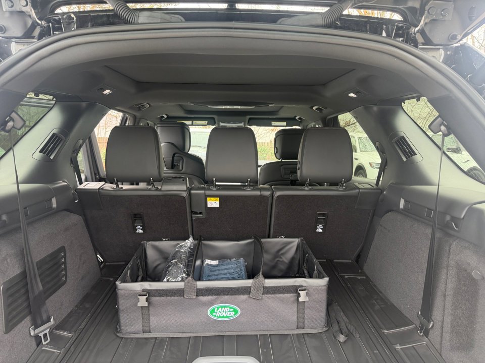 New 2026 Land Rover Discovery Limited Edition AWD/4WD image 15