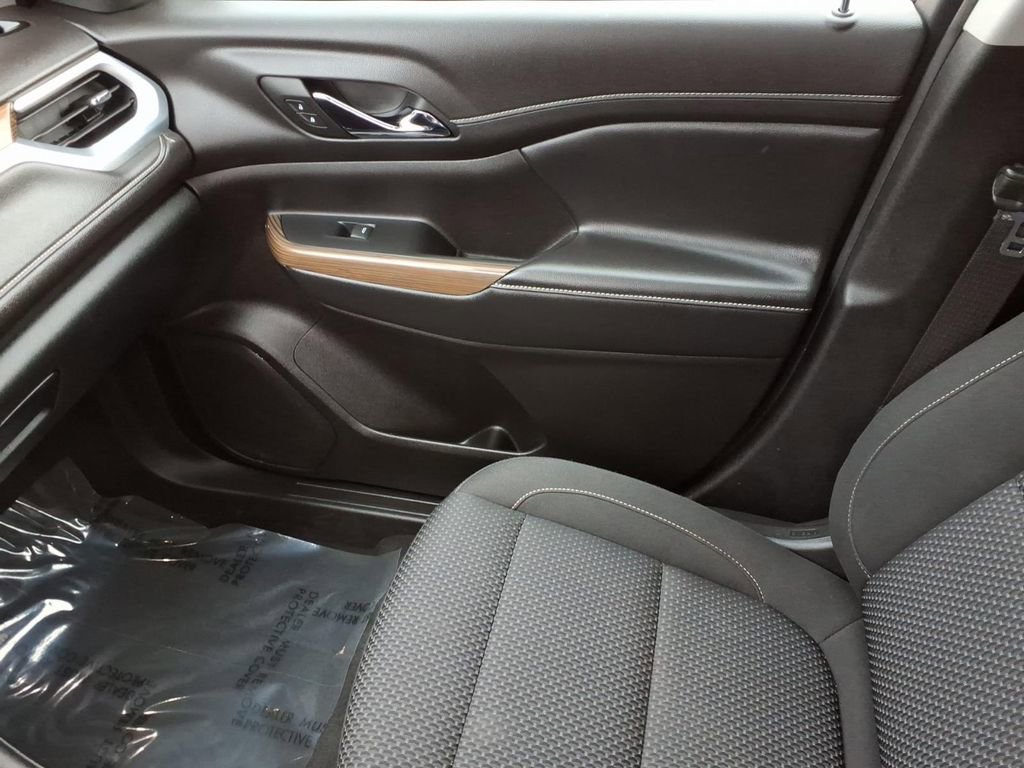 Certified 2023 GMC Acadia SLE w/ Driver Convenience Package image 26
