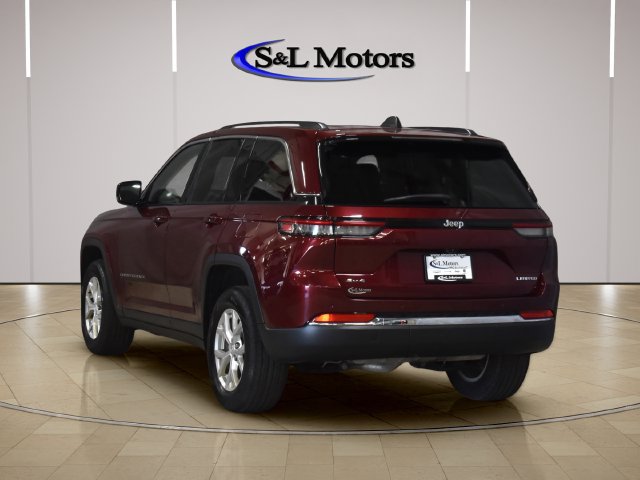 Used 2023 Jeep Grand Cherokee Limited AWD/4WD image 5