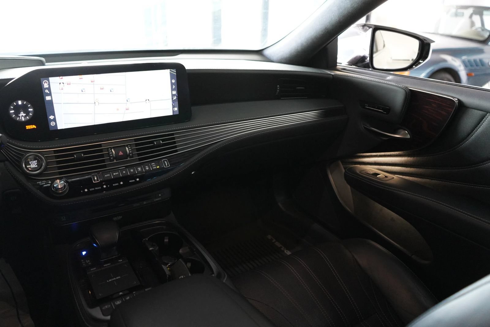Used 2022 Lexus LS 500 w/ Luxury Package RWD image 16