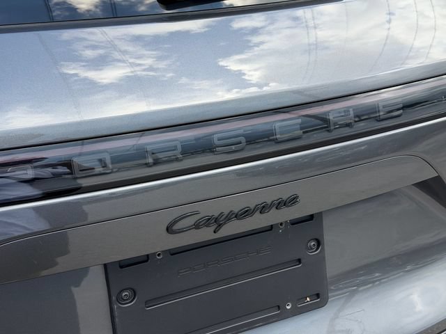 Used 2022 Porsche Cayenne AWD/4WD image 12