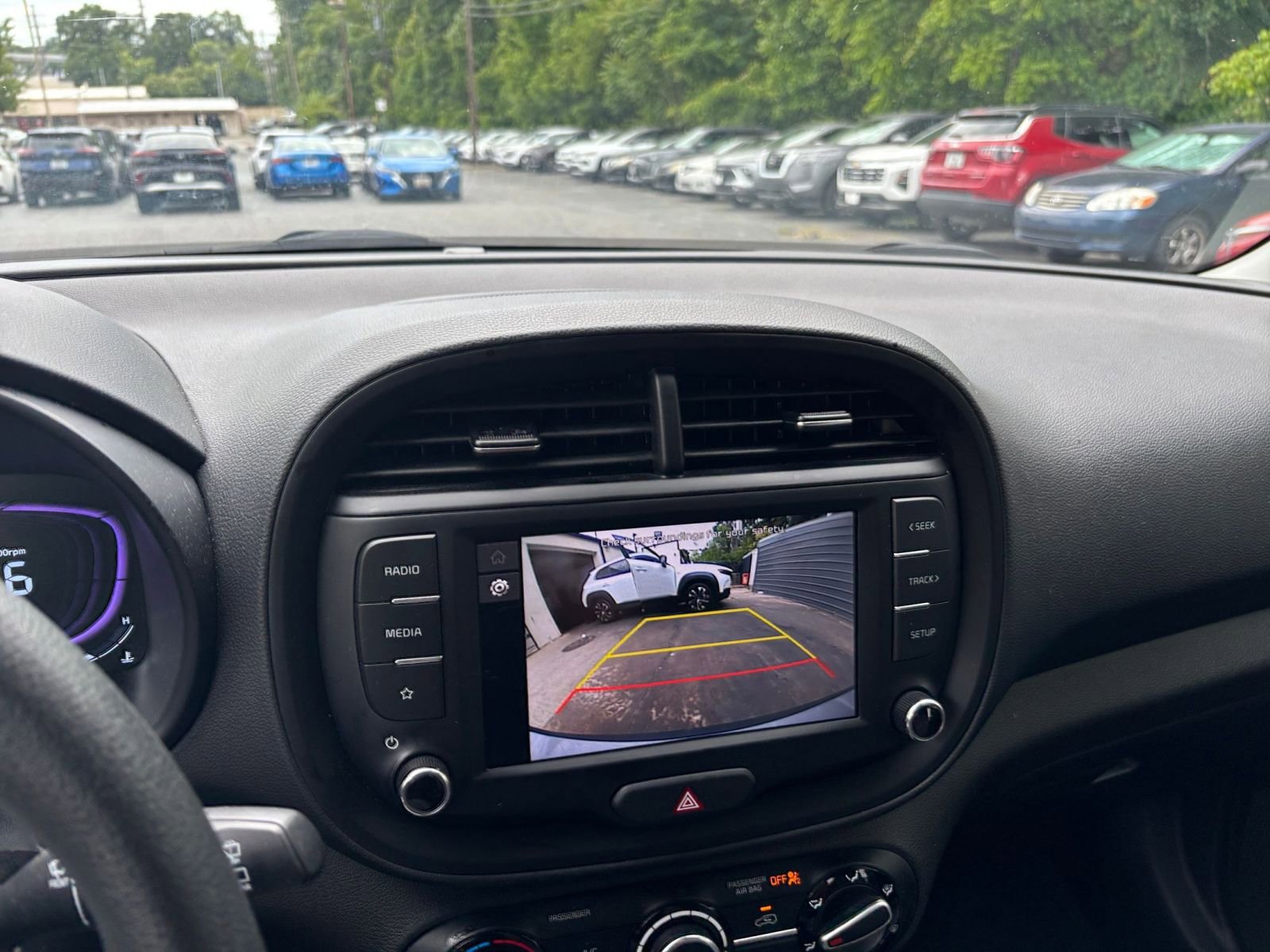 Used 2025 Kia Soul LX w/ LX Technology Package FWD image 20