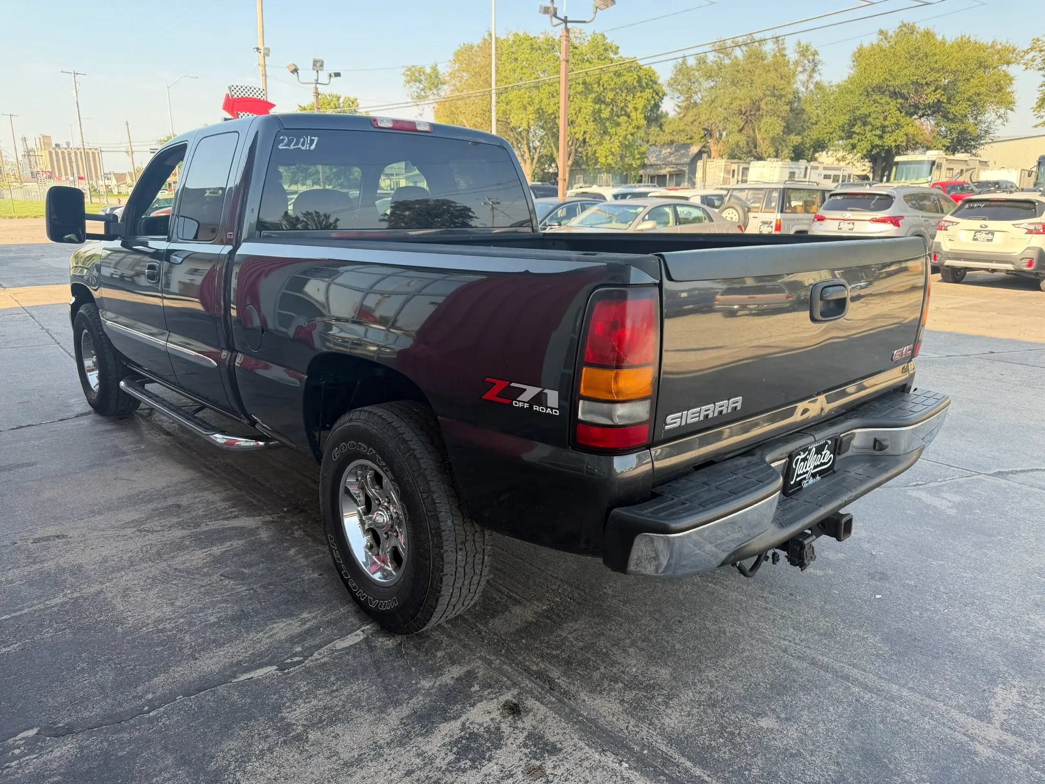 Used 2004 GMC Sierra 1500 SLE w/ Off-Road Package AWD/4WD image 5