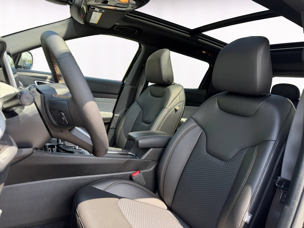 New 2026 Jeep Compass Latitude AWD/4WD image 9