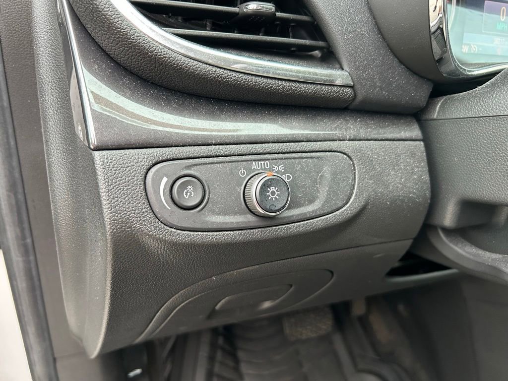 Used 2019 Buick Encore Preferred AWD/4WD image 19