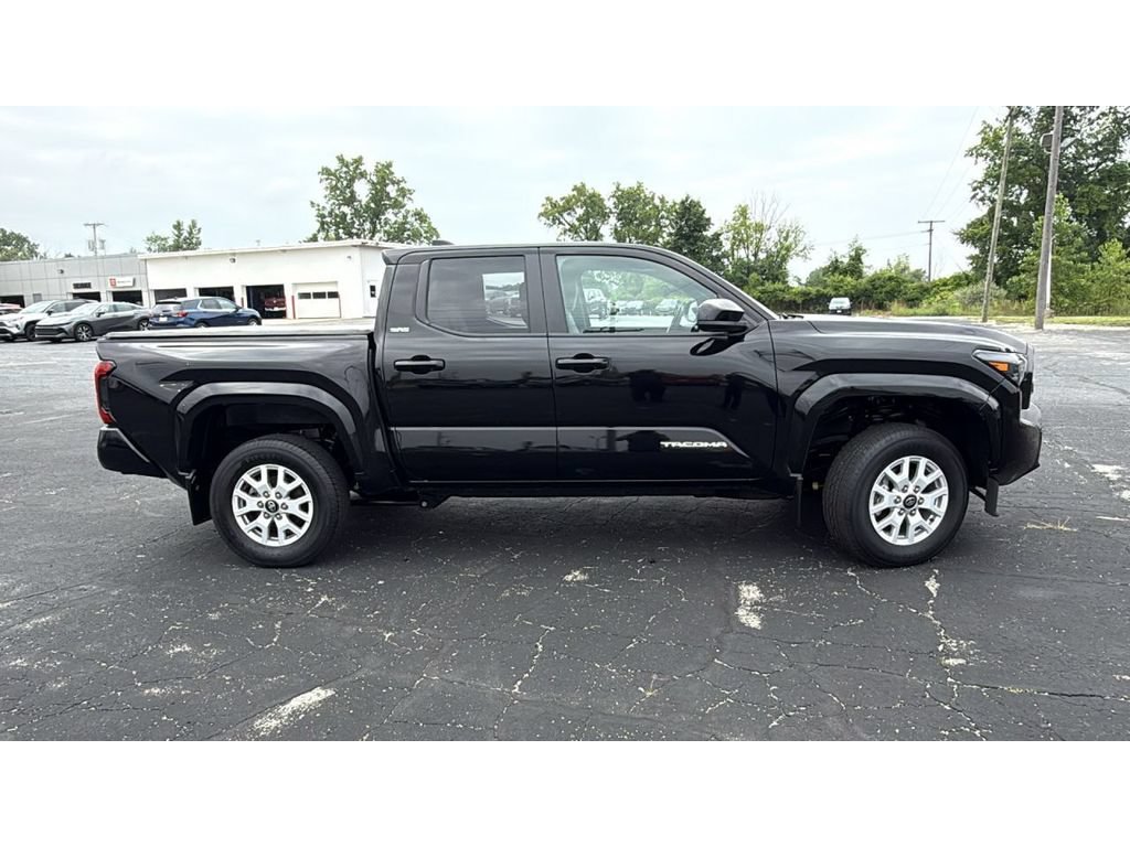Certified 2024 Toyota Tacoma SR5 AWD/4WD image 8