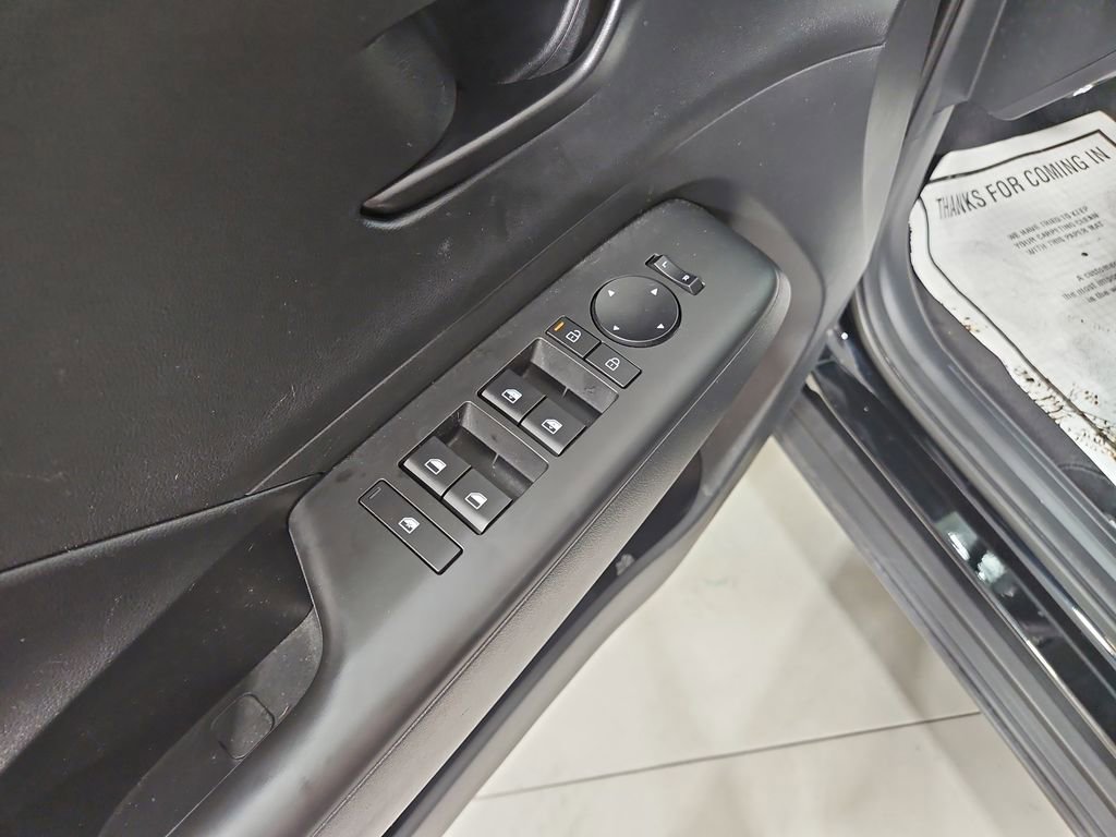 Certified 2025 Hyundai Kona SEL AWD/4WD image 13