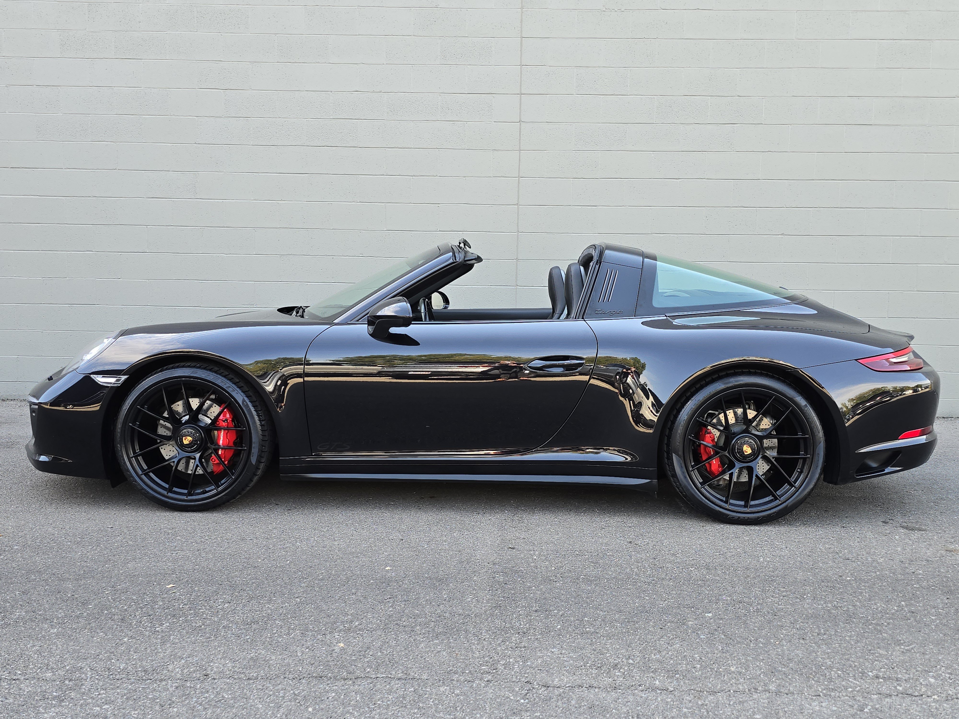 Used 2018 Porsche 911 Targa 4 GTS AWD/4WD image 2