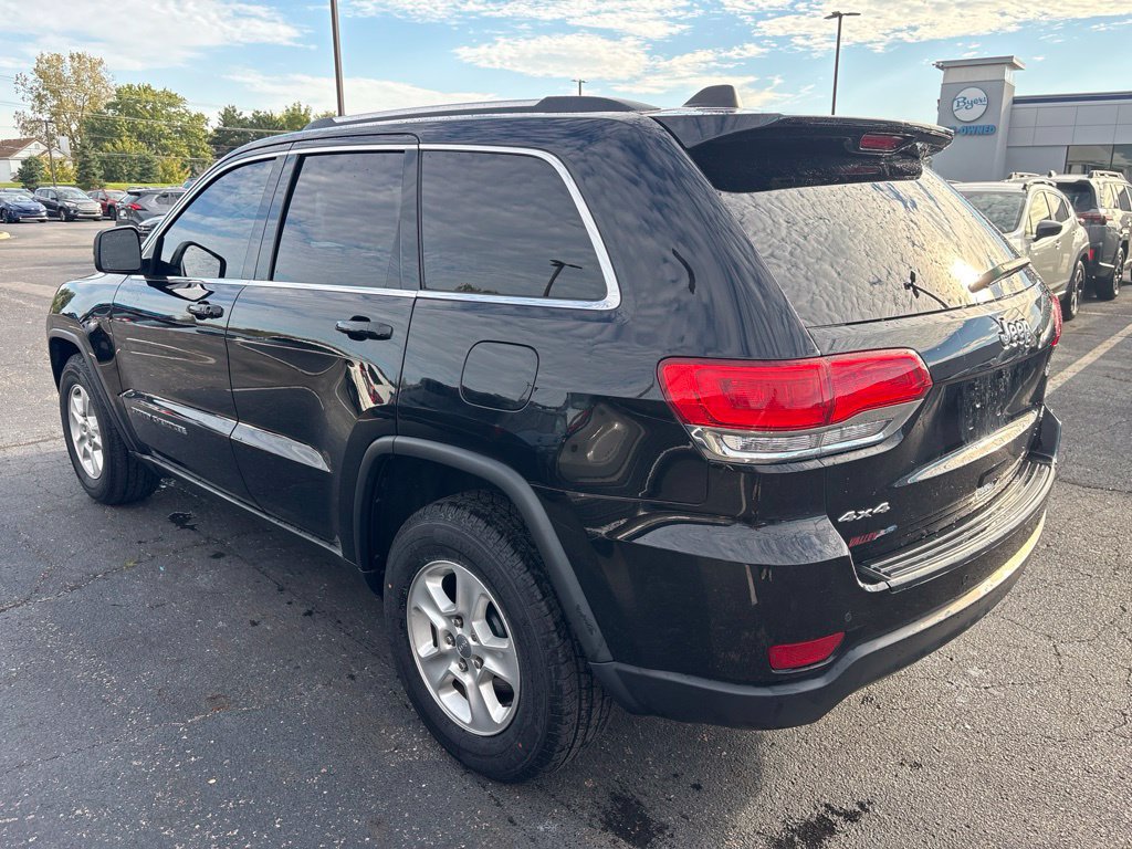 Used 2017 Jeep Grand Cherokee Laredo w/ Quick Order Package 23E AWD/4WD image 5