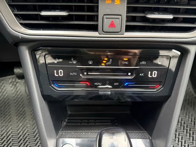New 2026 Volkswagen Taos SE image 17