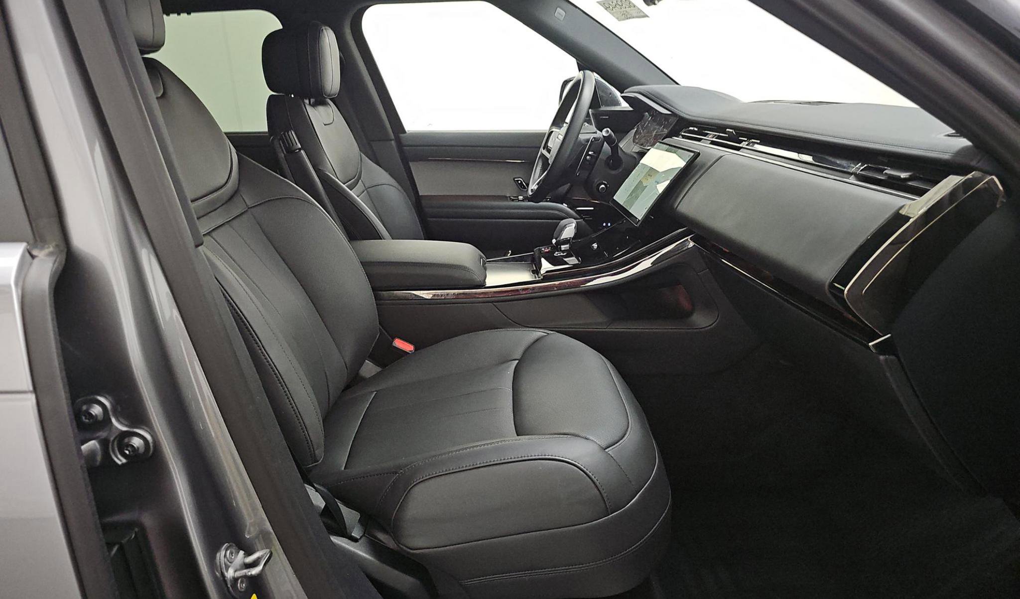 Used 2024 Land Rover Range Rover Sport Dynamic SE image 9