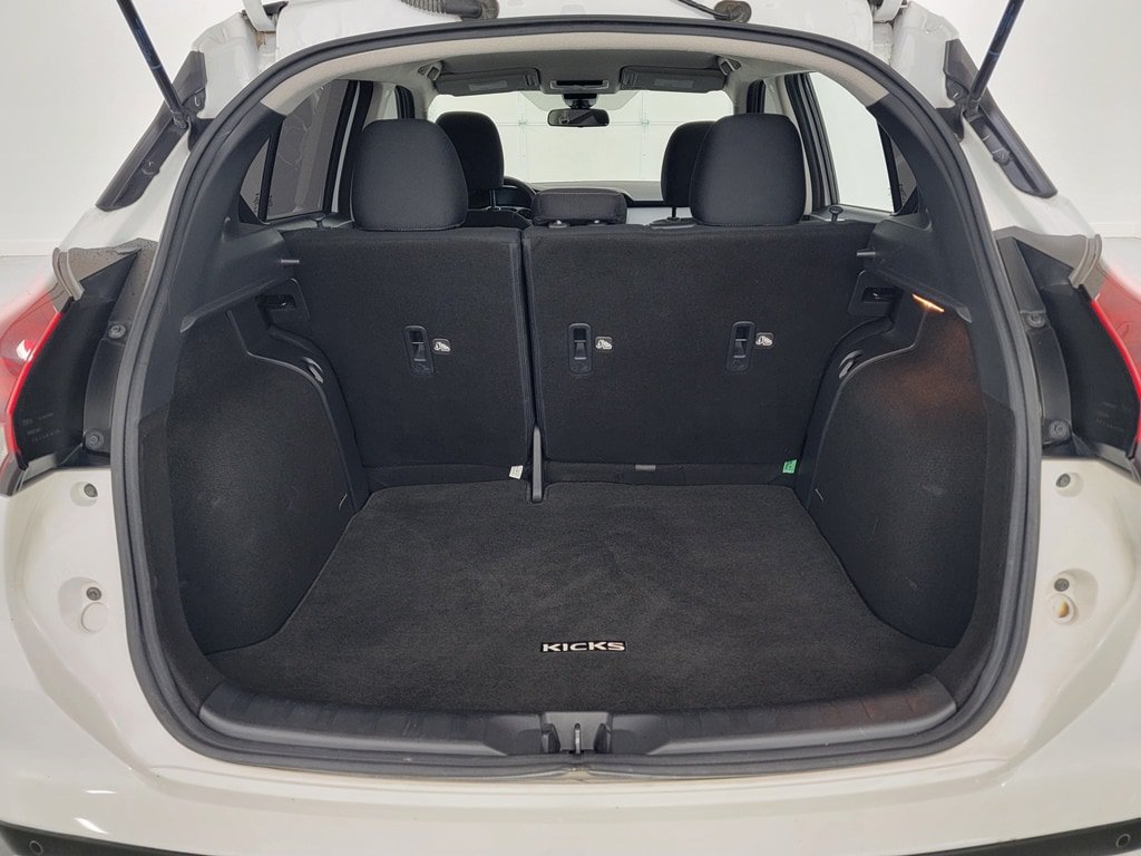Used 2022 Nissan Kicks S FWD image 27
