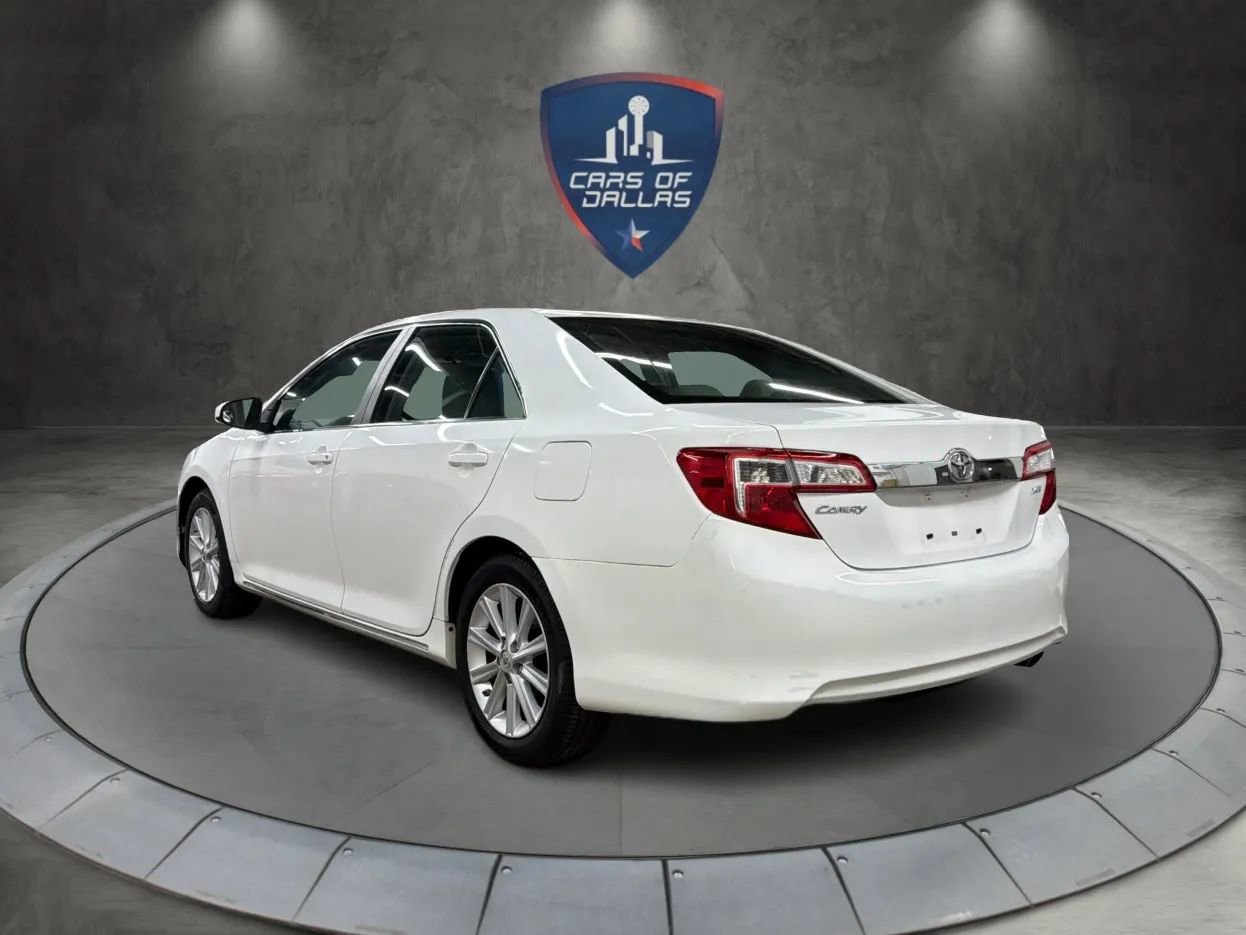 Used 2013 Toyota Camry XLE FWD image 3