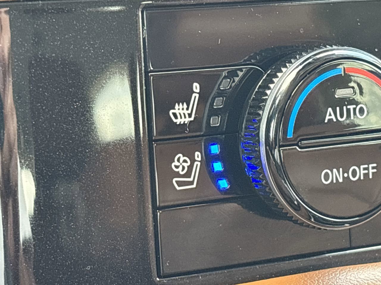 Used 2023 Nissan Pathfinder Platinum image 27