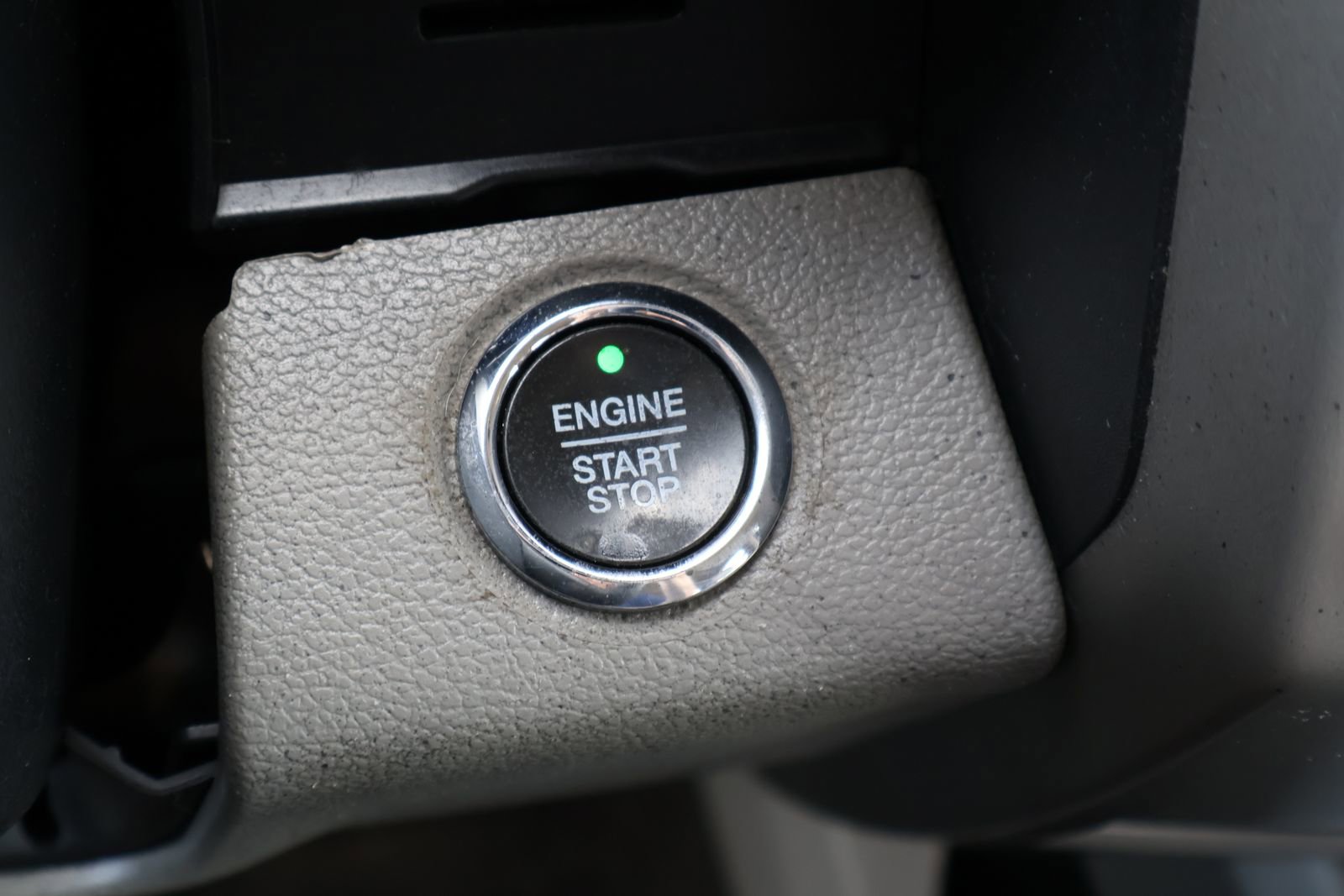 Used 2020 Ford F150 Lariat image 32