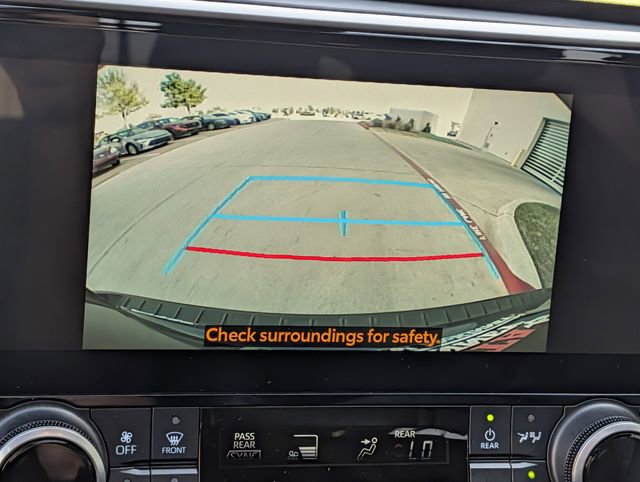 Used 2023 Toyota Highlander XLE image 19