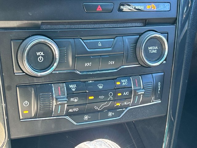 Used 2016 Ford Explorer XLT w/ Equipment Group 201A AWD/4WD image 38