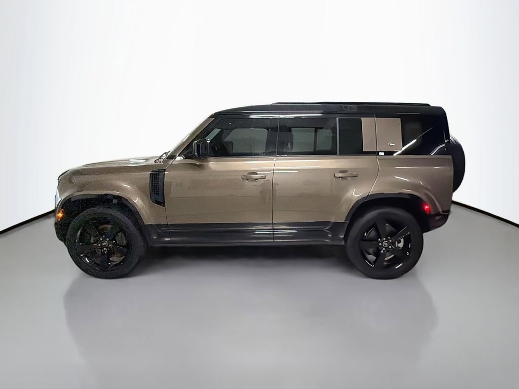 Used 2024 Land Rover Defender 110 X-Dynamic SE AWD/4WD image 2