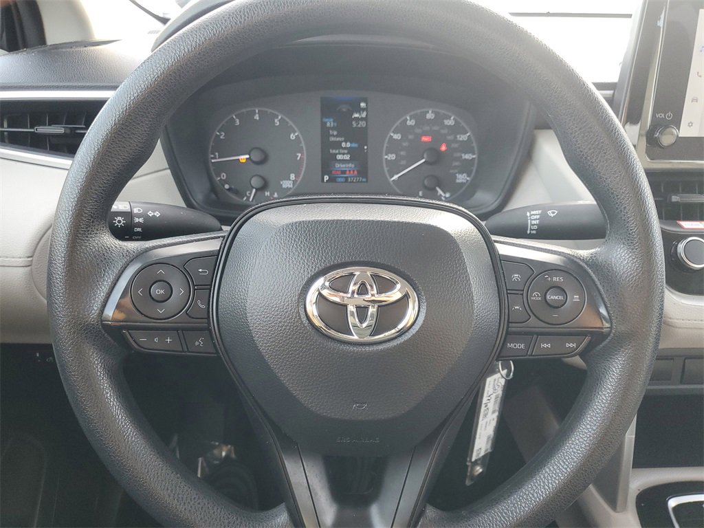 Used 2025 Toyota Corolla Cross L image 19