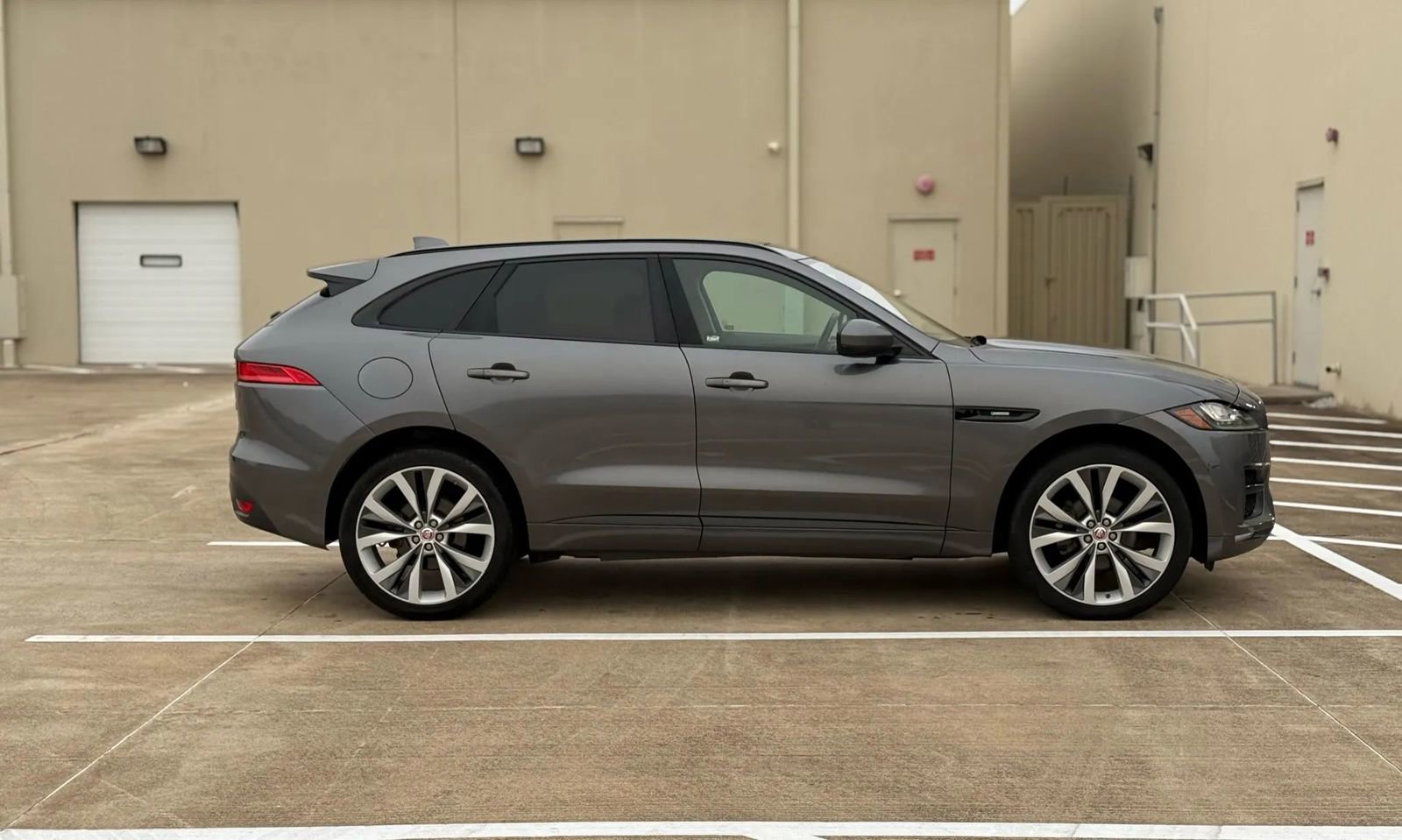Used 2018 Jaguar F-PACE R-Sport AWD/4WD image 10