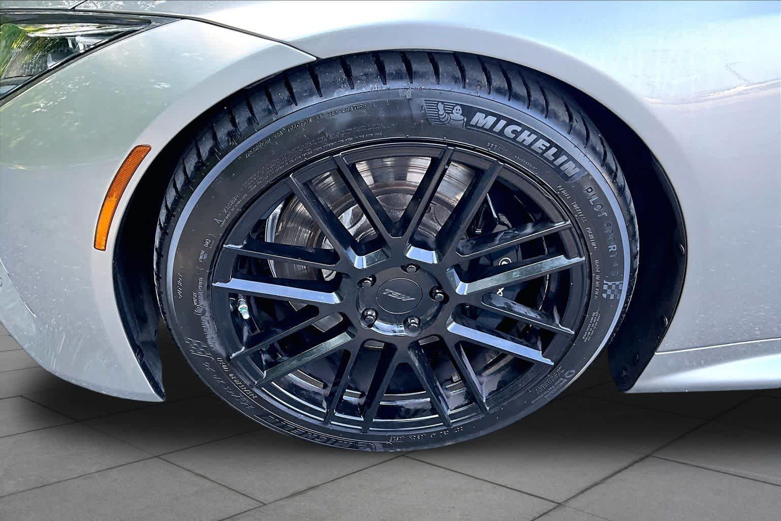 Used 2018 Lexus LC 500 Coupe RWD image 10