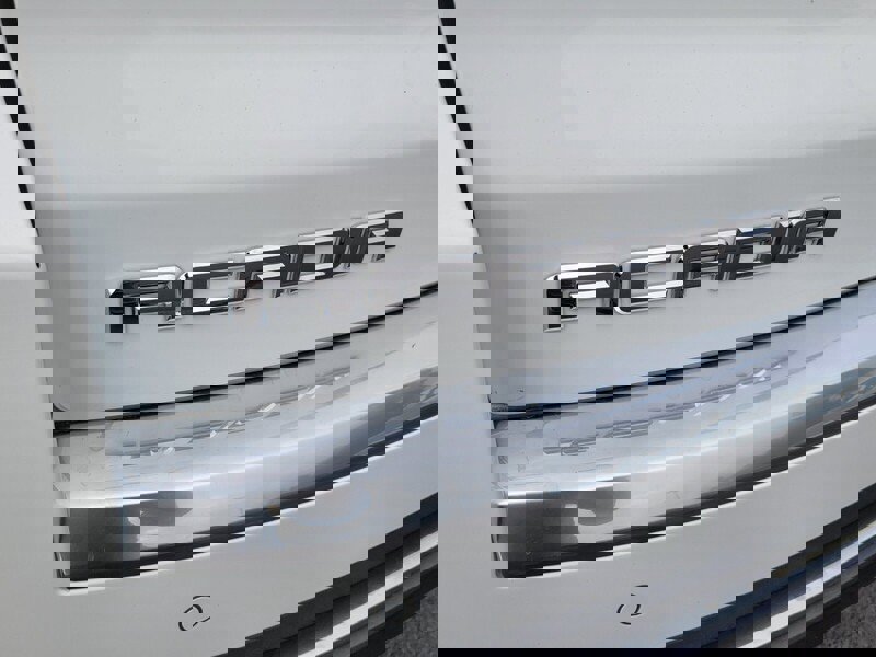 Used 2016 GMC Acadia SLE image 10