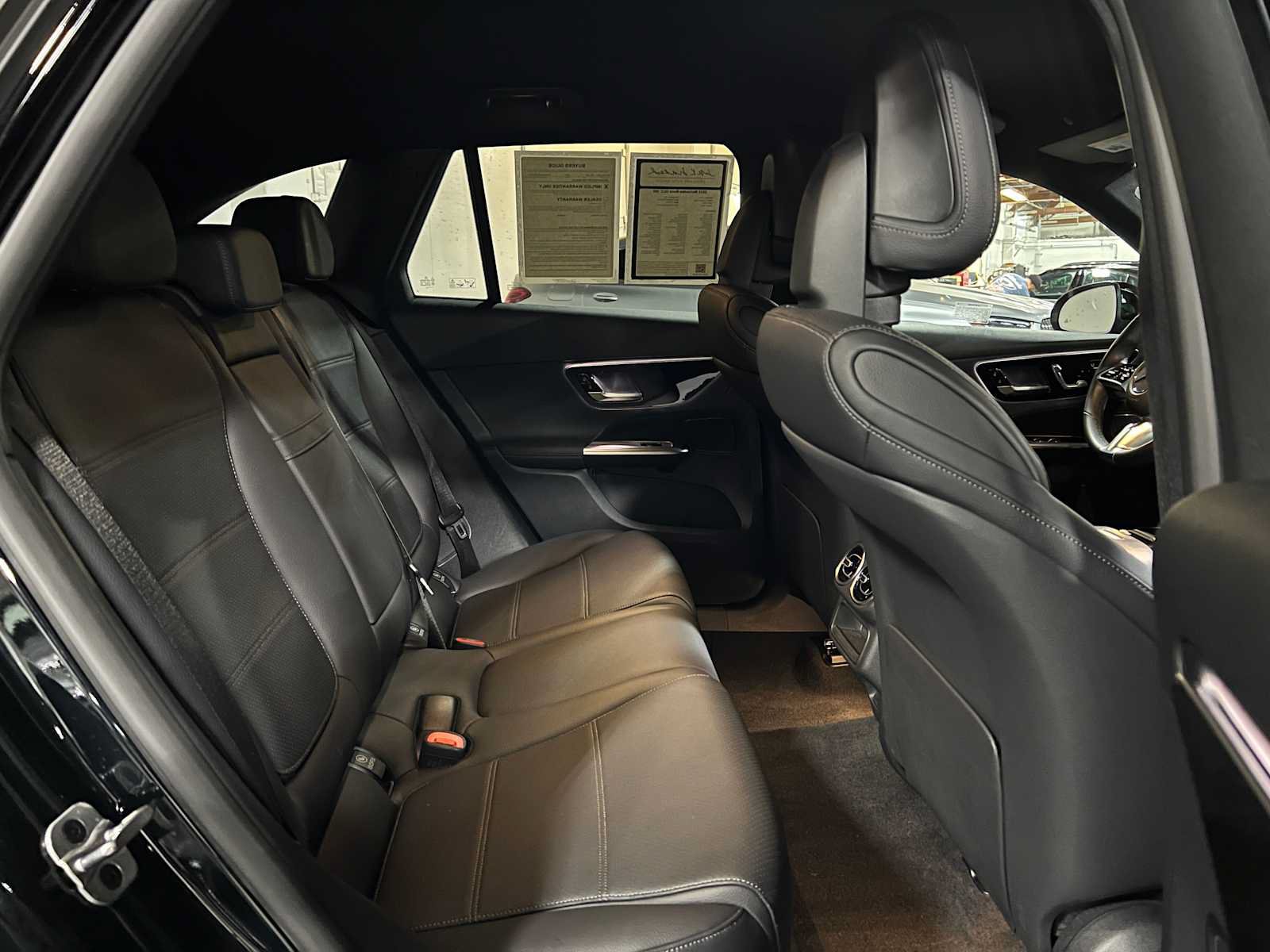 Used 2025 Mercedes-Benz GLC 300 image 13