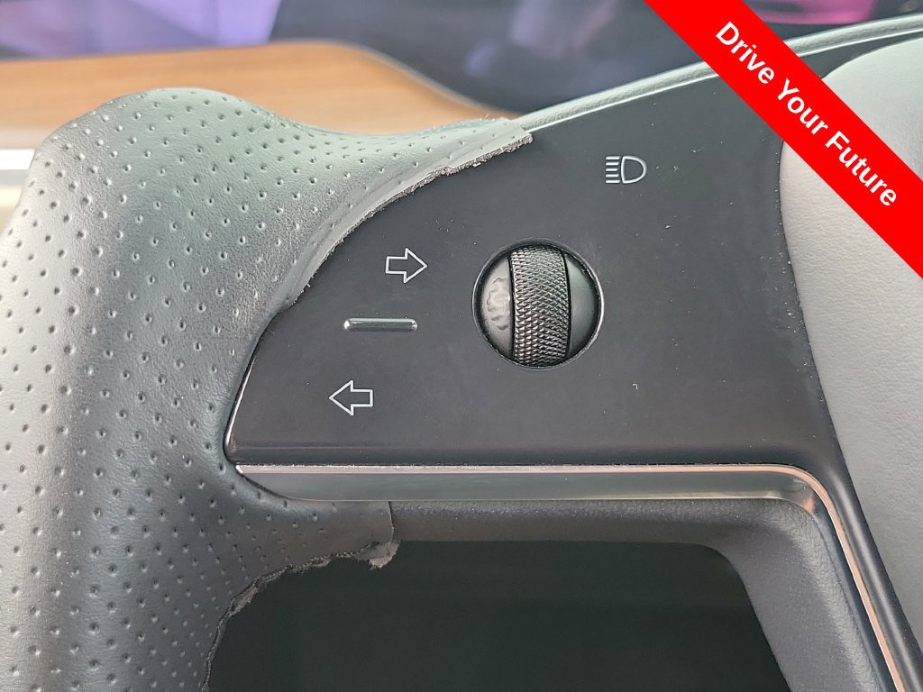 Used 2023 Tesla Model X AWD/4WD image 5