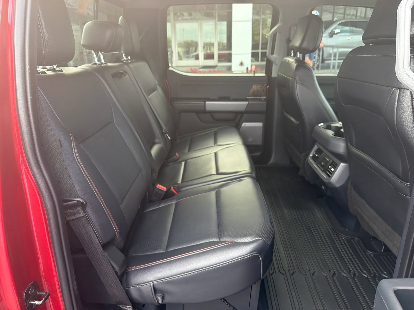 Used 2024 Ford F250 Lariat w/ Sport Appearance Package AWD/4WD image 27