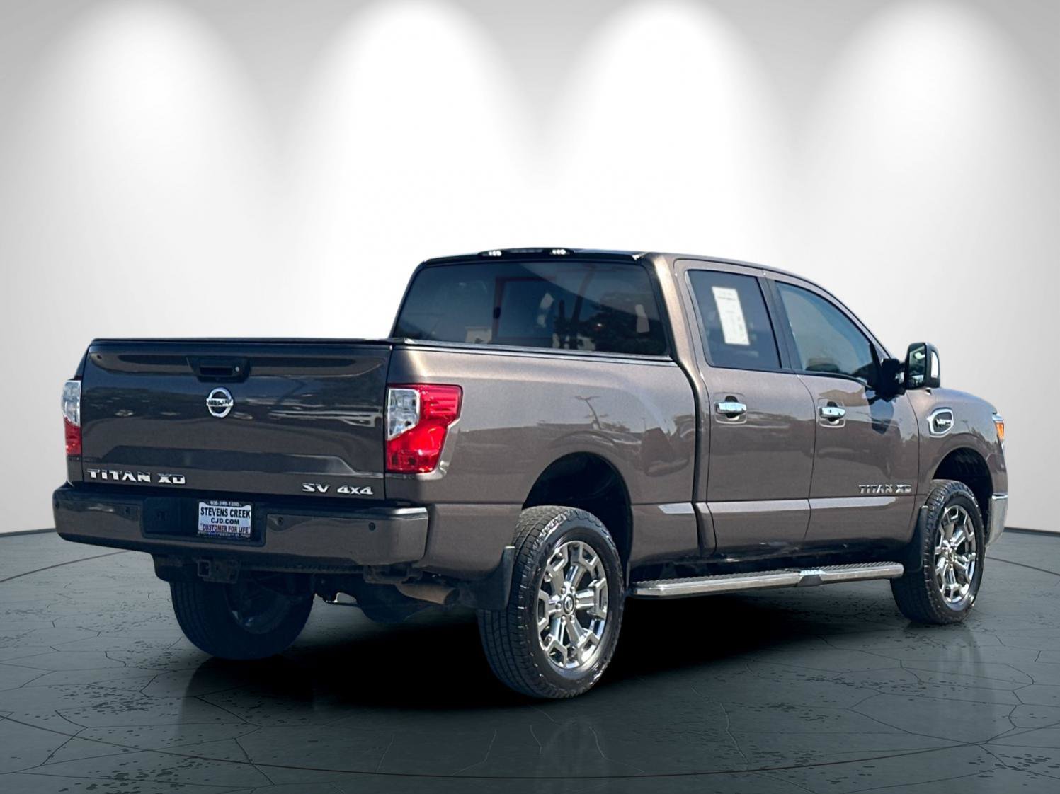 Used 2018 Nissan Titan SV w/ SV Convenience Package AWD/4WD image 4