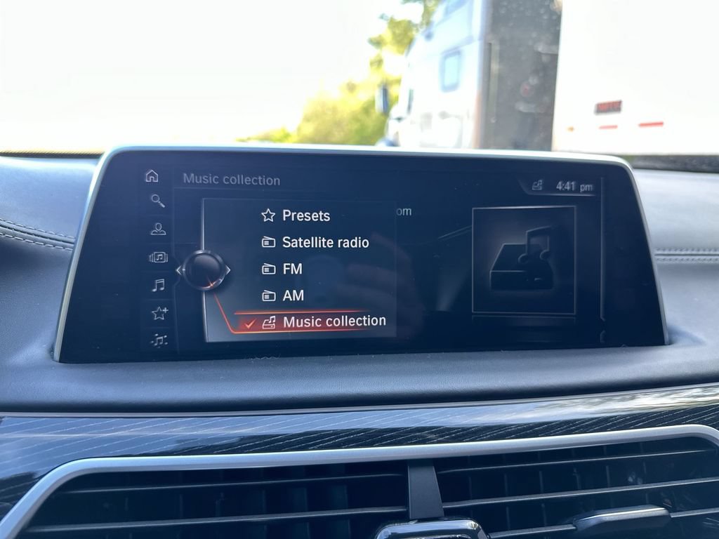 Used 2016 BMW 750i xDrive AWD/4WD image 36