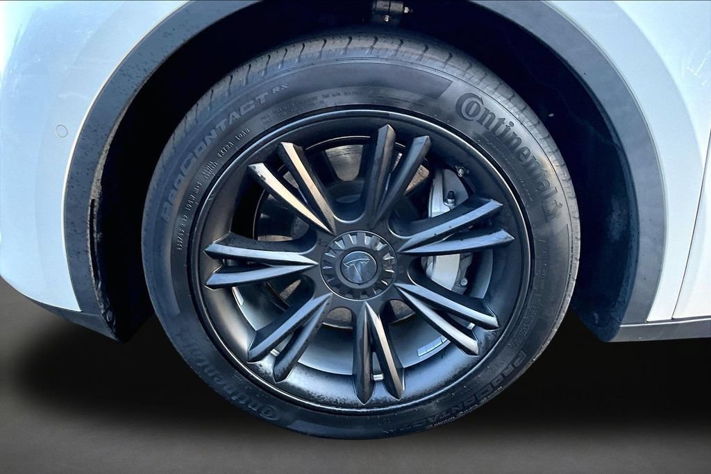 Used 2021 Tesla Model Y Long Range AWD/4WD image 31