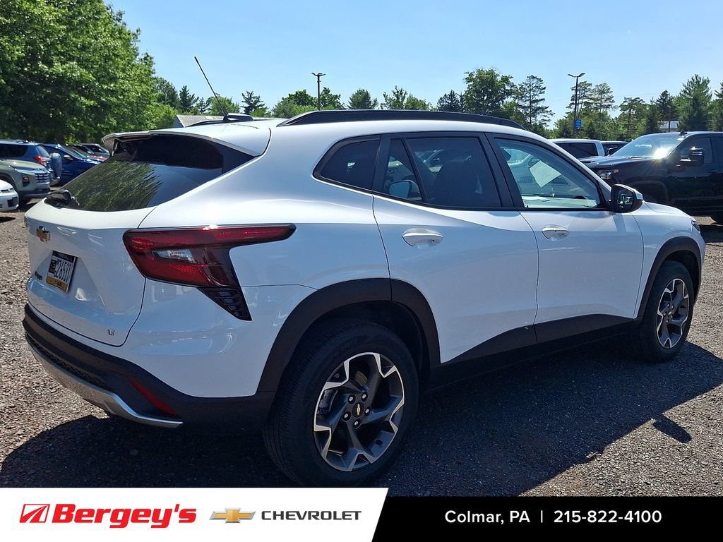 Certified 2024 Chevrolet Trax LT w/ Sunroof Package FWD image 5