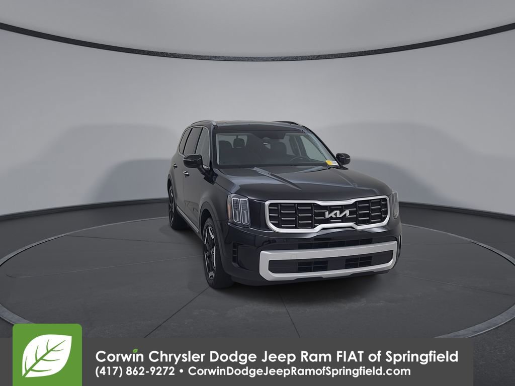 Used 2025 Kia Telluride S AWD/4WD image 3