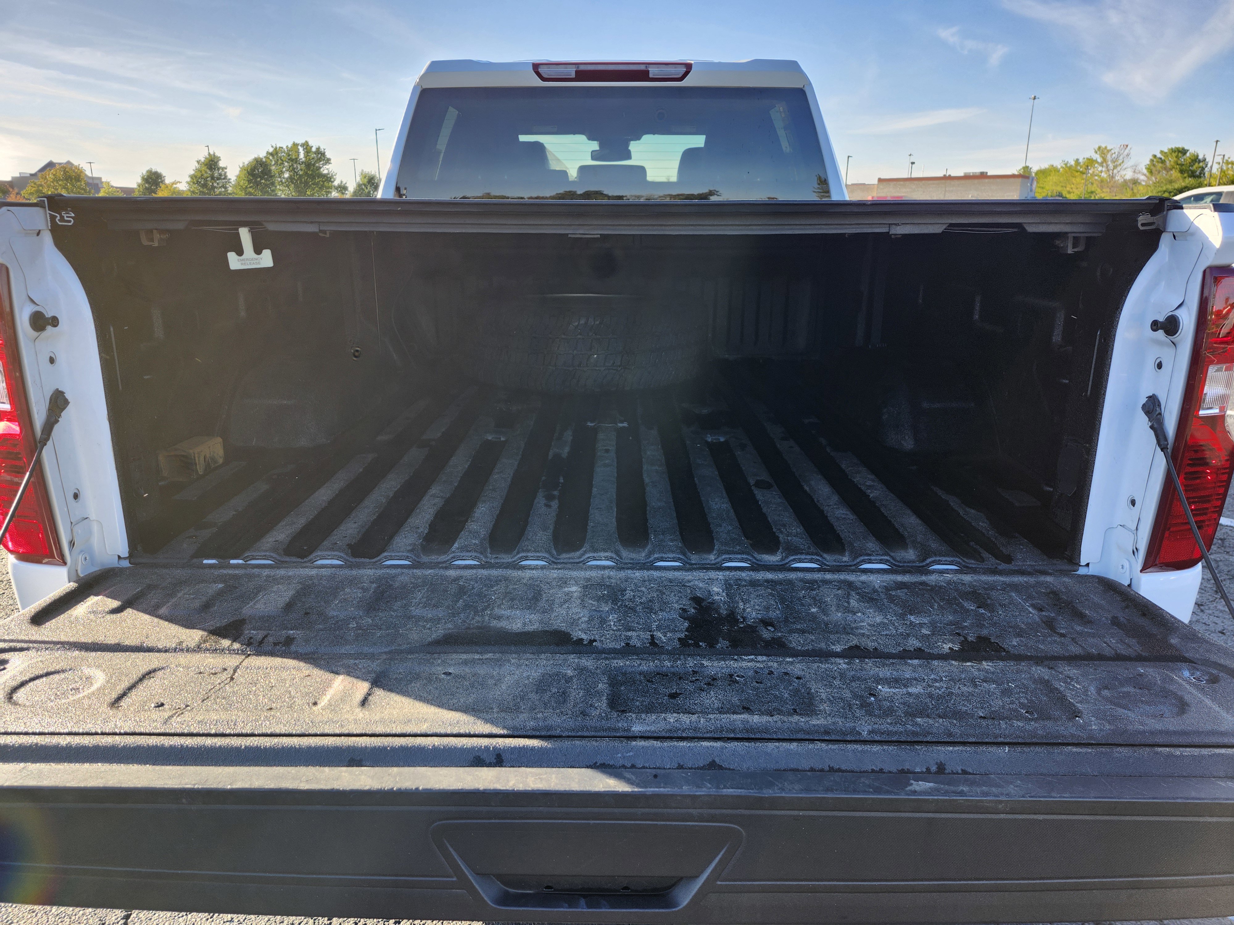 Used 2024 Chevrolet Silverado 2500 Custom w/ Custom Value Package image 17