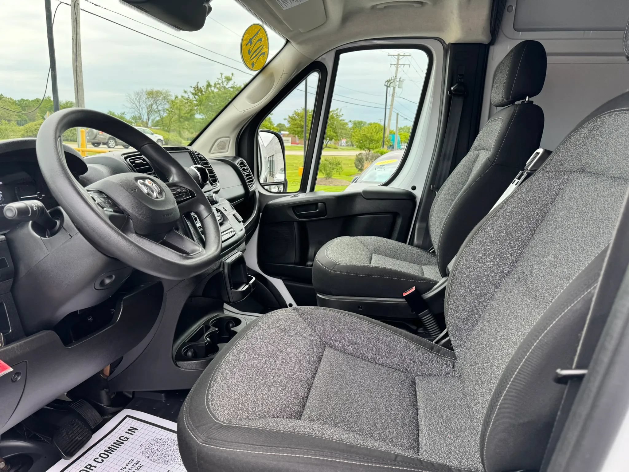 Used 2024 RAM ProMaster 2500 w/ Convenience Group FWD image 9