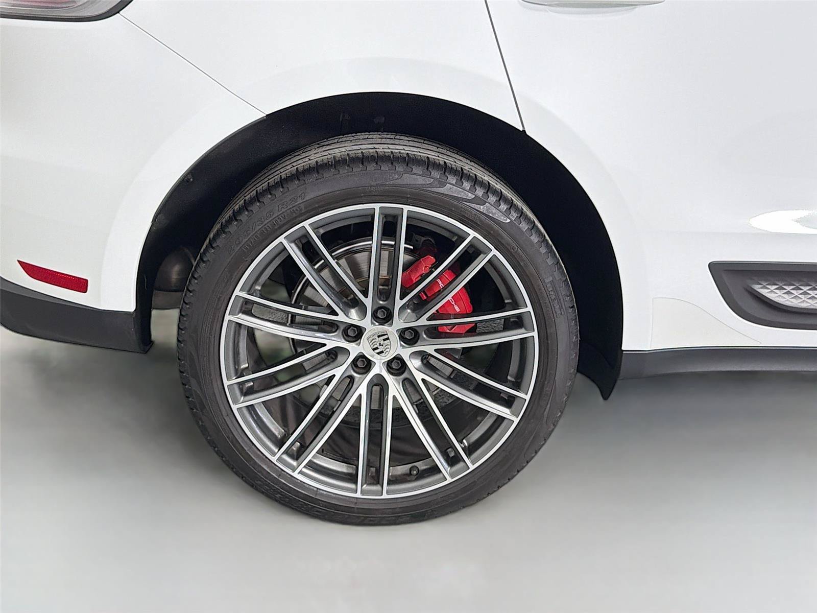 Certified 2023 Porsche Macan S AWD/4WD image 13