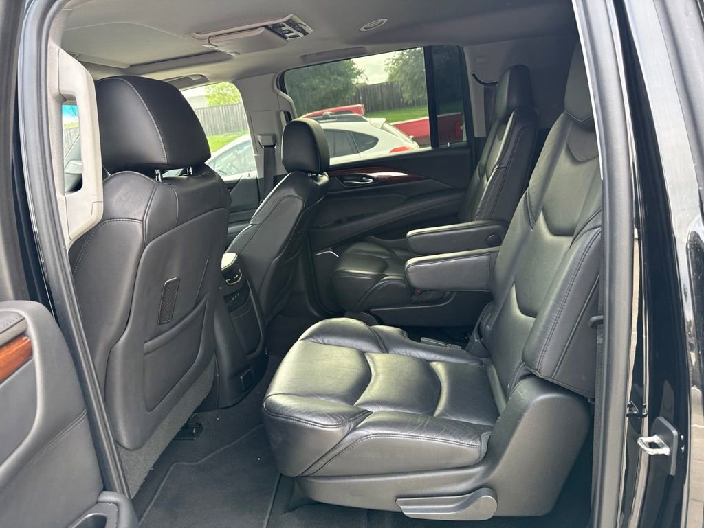 Used 2019 Cadillac Escalade ESV Luxury RWD image 11