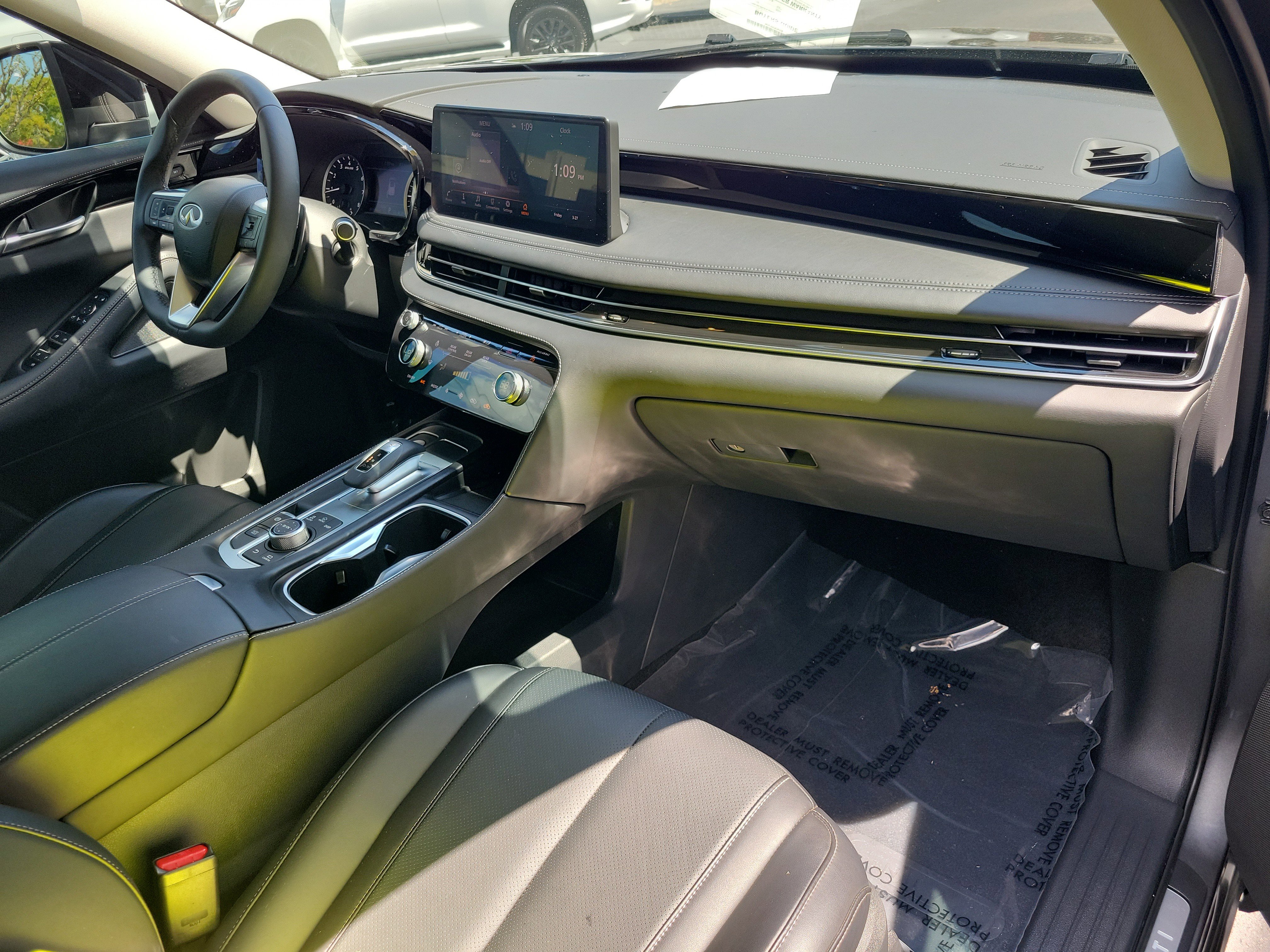 Certified 2025 INFINITI QX60 Pure image 11