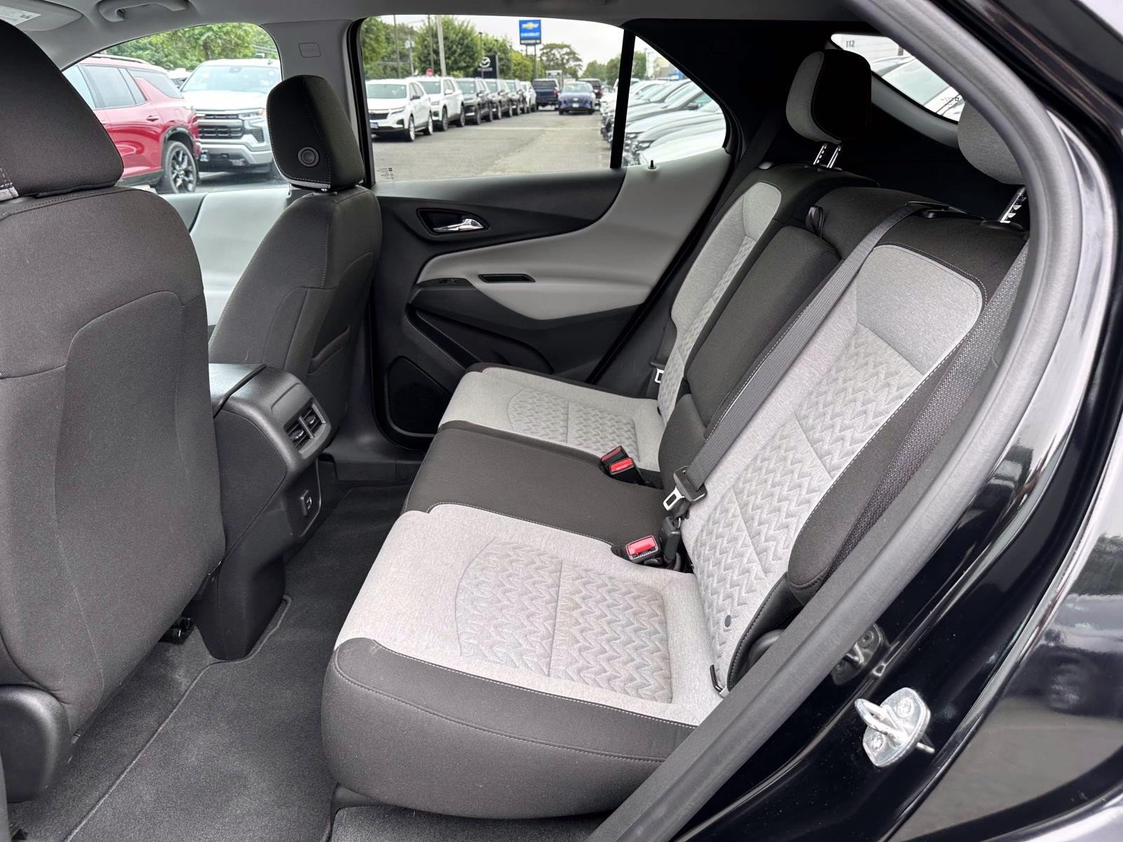Used 2023 Chevrolet Equinox LS w/ LS Convenience Package AWD/4WD image 12