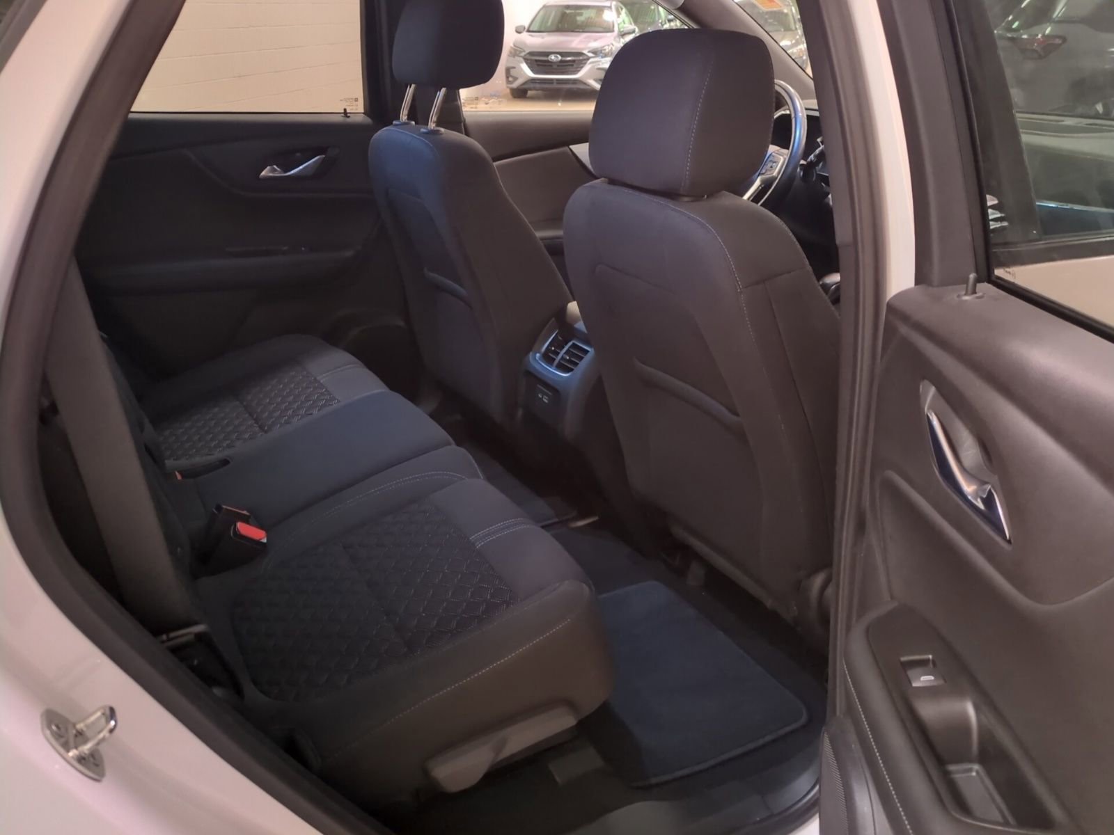 Used 2020 Chevrolet Blazer LT image 12