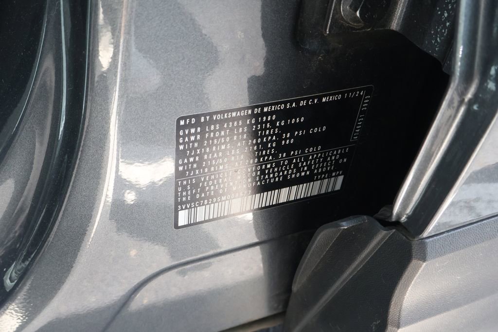 Used 2025 Volkswagen Taos SE FWD image 48
