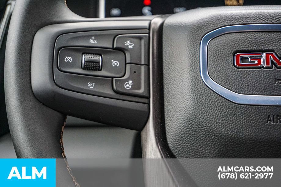 Used 2025 GMC Sierra 2500 AT4 image 29
