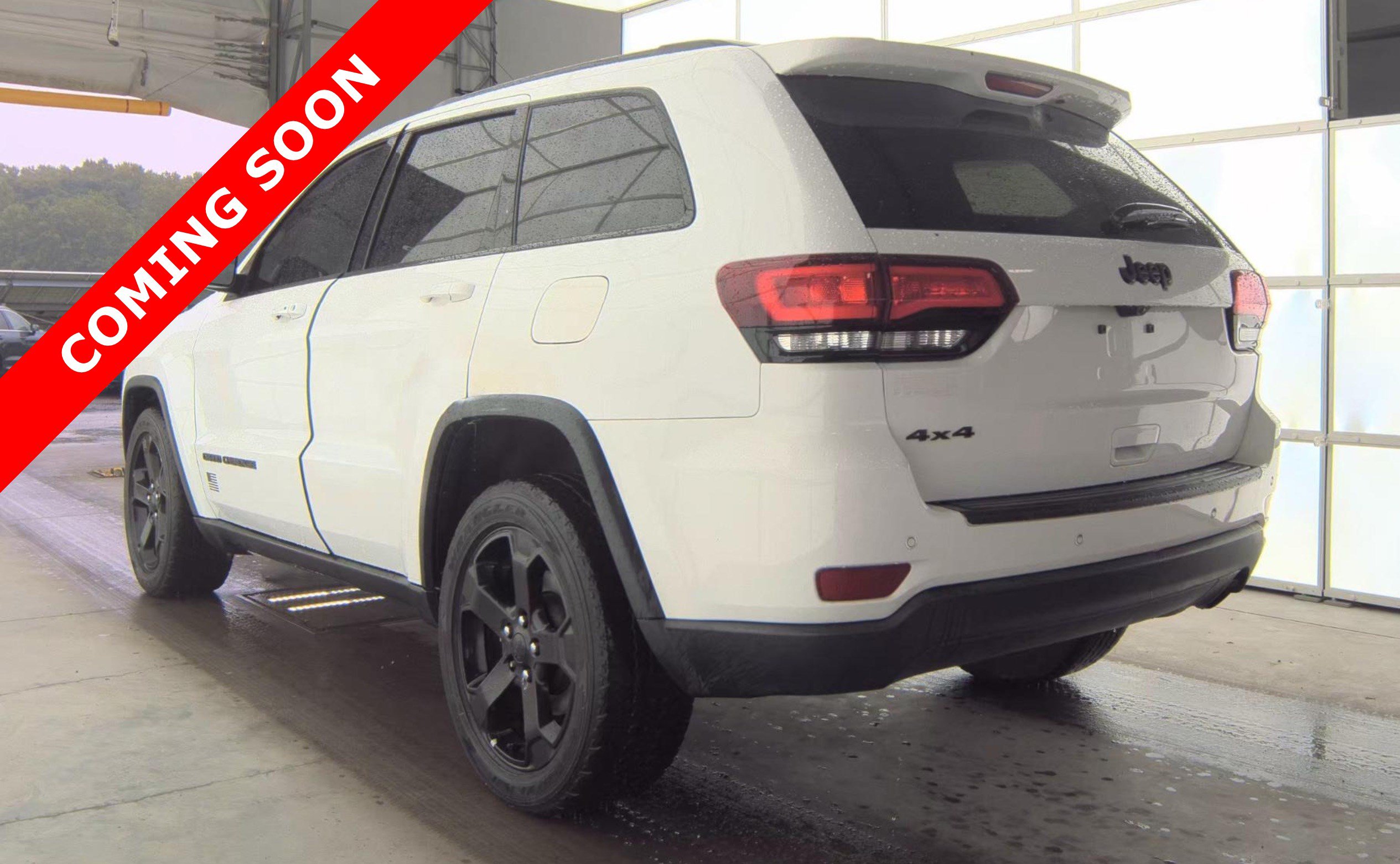 Used 2021 Jeep Grand Cherokee Freedom Edition AWD/4WD image 3