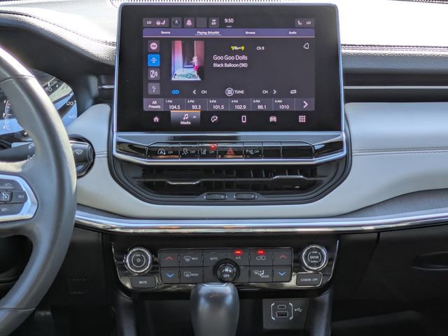 Used 2024 Jeep Compass Limited image 19