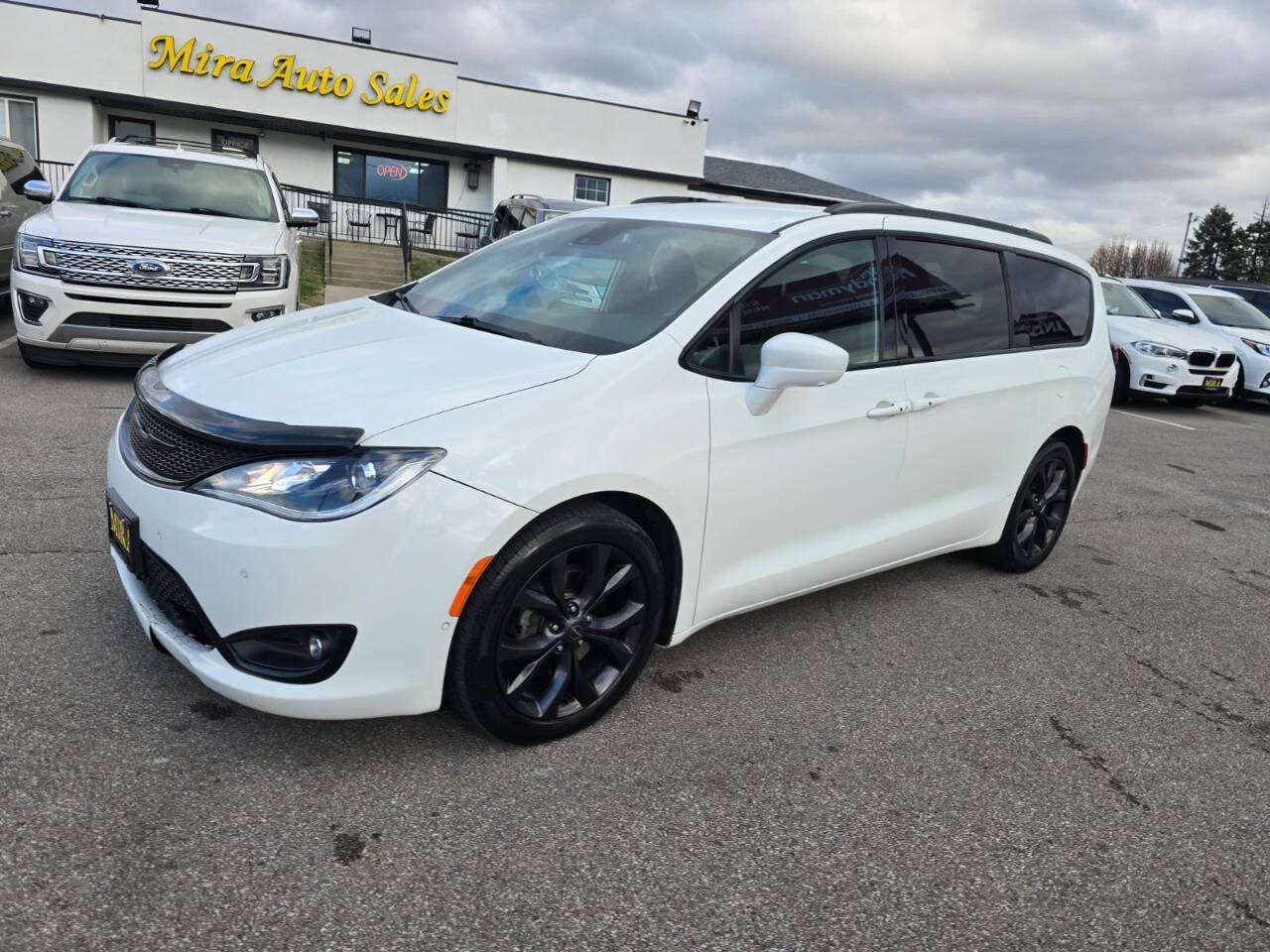 Used 2020 Chrysler Pacifica Touring w/ Advanced Safetytec Group FWD image 77